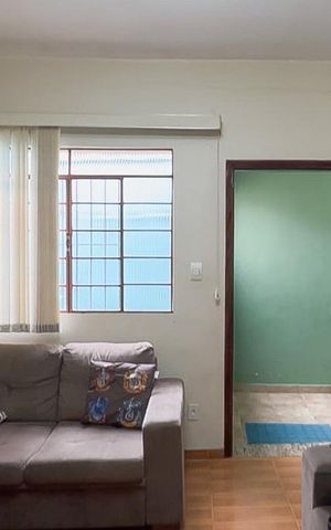 Casa à venda com 138m², 3 quartos e 2 vagas Casa à venda com 138m², 3 quartos e 2 vagasSala