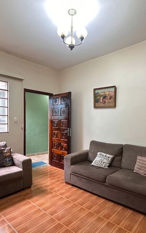Casa à venda com 138m², 3 quartos e 2 vagas Casa à venda com 138m², 3 quartos e 2 vagasSala