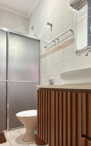 Casa à venda com 138m², 3 quartos e 2 vagas Casa à venda com 138m², 3 quartos e 2 vagasBanheiro Social