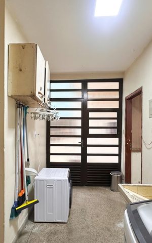Casa à venda com 138m², 3 quartos e 2 vagas Casa à venda com 138m², 3 quartos e 2 vagasÁrea de Serviço