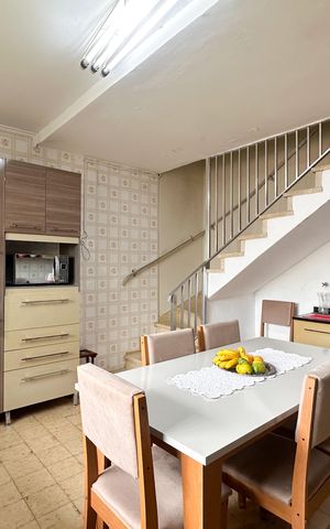Casa à venda com 138m², 3 quartos e 2 vagas Casa à venda com 138m², 3 quartos e 2 vagasCozinha