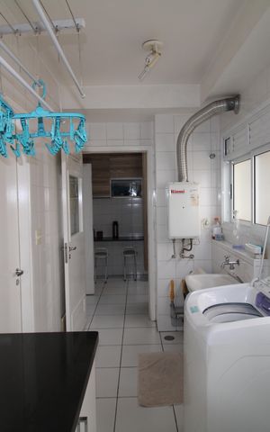 Apartamento à venda com 143m², 3 quartos e 2 vagasÁrea de Serviço