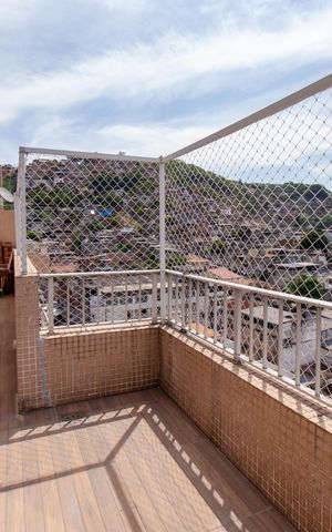 Apartamento à venda com 240m², 3 quartos e 2 vagas Apartamento à venda com 240m², 3 quartos e 2 vagasÁrea de Serviço
