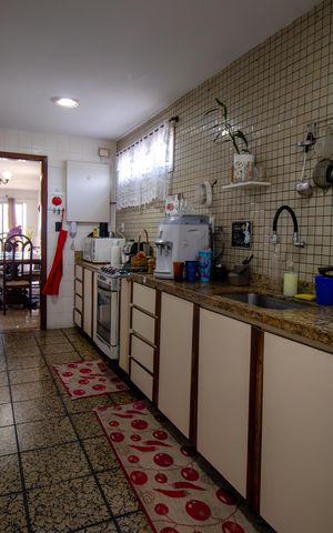 Apartamento à venda com 240m², 3 quartos e 2 vagas Apartamento à venda com 240m², 3 quartos e 2 vagasCozinha