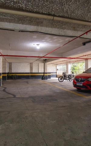 Apartamento à venda com 240m², 3 quartos e 2 vagas Apartamento à venda com 240m², 3 quartos e 2 vagasGaragem