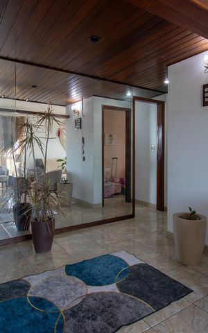 Apartamento à venda com 240m², 3 quartos e 2 vagas Apartamento à venda com 240m², 3 quartos e 2 vagasSala