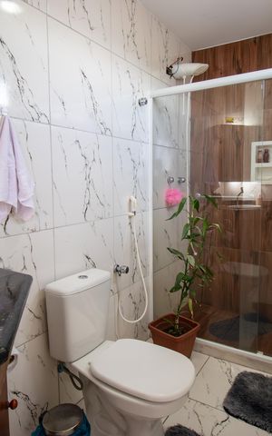 Apartamento à venda com 240m², 3 quartos e 2 vagas Apartamento à venda com 240m², 3 quartos e 2 vagasBanheiro da Suíte