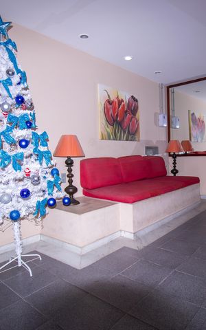 Apartamento à venda com 240m², 3 quartos e 2 vagas Apartamento à venda com 240m², 3 quartos e 2 vagasHall social