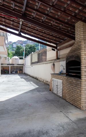 Apartamento à venda com 240m², 3 quartos e 2 vagas Apartamento à venda com 240m², 3 quartos e 2 vagasÁrea comum - Churrasqueira