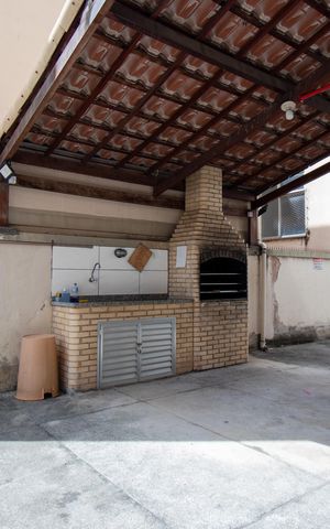 Apartamento à venda com 240m², 3 quartos e 2 vagas Apartamento à venda com 240m², 3 quartos e 2 vagasÁrea comum - Churrasqueira
