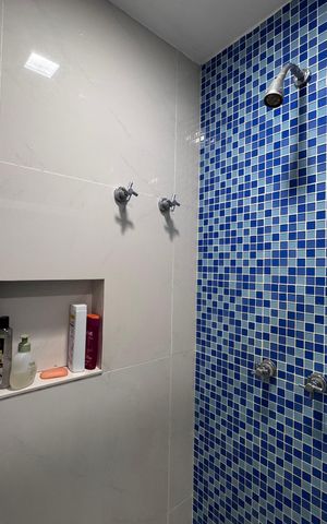 Apartamento à venda com 393m², 6 quartos e 4 vagas Apartamento à venda com 393m², 6 quartos e 4 vagasSuíte 5 - Banheiro