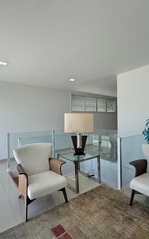 Apartamento à venda com 393m², 6 quartos e 4 vagas Apartamento à venda com 393m², 6 quartos e 4 vagasSala - Segundo Andar