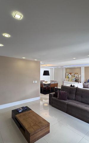 Apartamento à venda com 393m², 6 quartos e 4 vagas Apartamento à venda com 393m², 6 quartos e 4 vagasSala