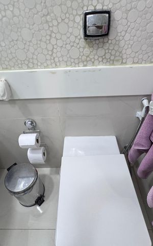 Apartamento à venda com 393m², 6 quartos e 4 vagas Apartamento à venda com 393m², 6 quartos e 4 vagasSuíte 2 - Banheiro