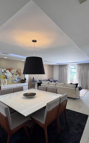 Apartamento à venda com 393m², 6 quartos e 4 vagas Apartamento à venda com 393m², 6 quartos e 4 vagasSala