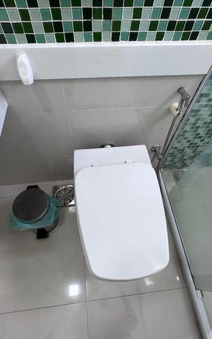 Apartamento à venda com 393m², 6 quartos e 4 vagas Apartamento à venda com 393m², 6 quartos e 4 vagasSuíte 4 - Banheiro