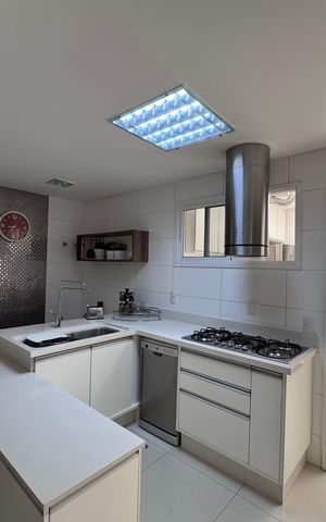 Apartamento à venda com 393m², 6 quartos e 4 vagas Apartamento à venda com 393m², 6 quartos e 4 vagasCozinha