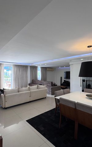 Apartamento à venda com 393m², 6 quartos e 4 vagas Apartamento à venda com 393m², 6 quartos e 4 vagasSala