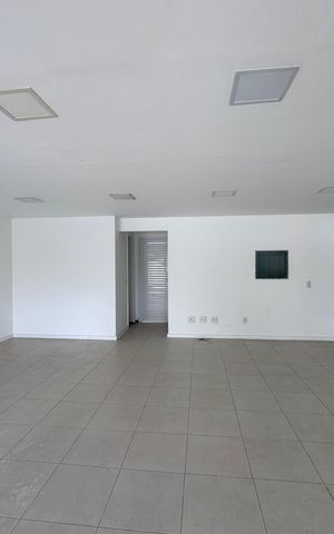 Apartamento à venda com 393m², 6 quartos e 4 vagas Apartamento à venda com 393m², 6 quartos e 4 vagasÁrea comum
