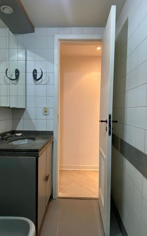 Apartamento para alugar com 103m², 2 quartos e 1 vaga Apartamento para alugar com 103m², 2 quartos e 1 vagaBanheiro social