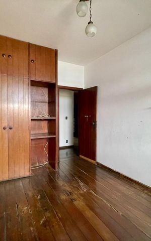 Casa à venda com 550m², 6 quartos e 8 vagas Casa à venda com 550m², 6 quartos e 8 vagasquarto 5