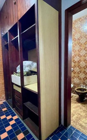 Casa à venda com 550m², 6 quartos e 8 vagas Casa à venda com 550m², 6 quartos e 8 vagasbanheiro 2