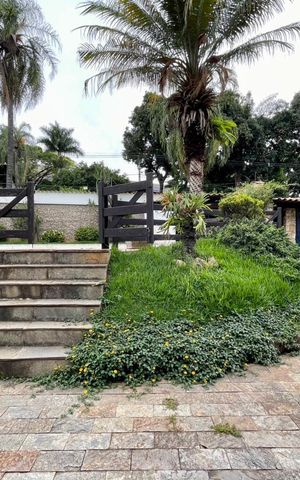 Casa à venda com 550m², 6 quartos e 8 vagas Casa à venda com 550m², 6 quartos e 8 vagasquintal