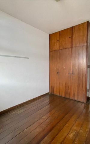 Casa à venda com 550m², 6 quartos e 8 vagas Casa à venda com 550m², 6 quartos e 8 vagasquarto 6