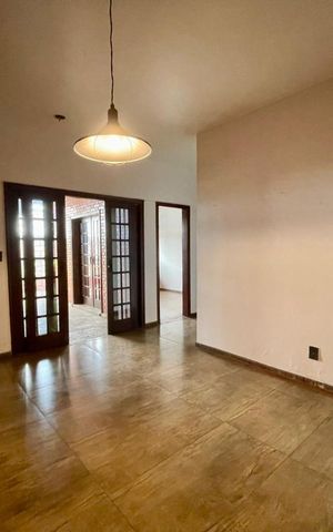 Casa à venda com 550m², 6 quartos e 8 vagas Casa à venda com 550m², 6 quartos e 8 vagascopa