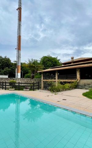 Casa à venda com 550m², 6 quartos e 8 vagas Casa à venda com 550m², 6 quartos e 8 vagasPiscina