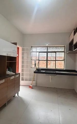 Casa para alugar com 230m², 4 quartos e 2 vagas