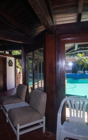 Casa à venda com 940m², 4 quartos e 6 vagas Casa à venda com 940m², 4 quartos e 6 vagasÁrea comum