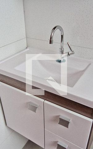 Apartamento para alugar com 65m², 2 quartos e sem vaga Apartamento para alugar com 65m², 2 quartos e sem vagaBanheiro