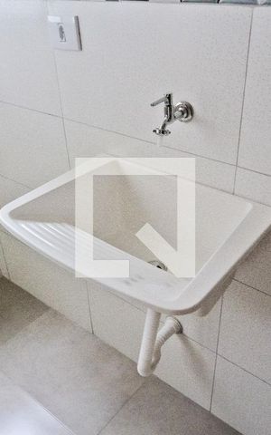 Apartamento para alugar com 65m², 2 quartos e sem vaga Apartamento para alugar com 65m², 2 quartos e sem vagaÁrea de serviço