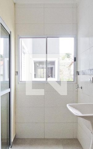 Apartamento para alugar com 65m², 2 quartos e sem vaga Apartamento para alugar com 65m², 2 quartos e sem vagaÁrea de serviço