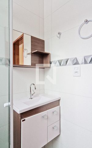 Apartamento para alugar com 65m², 2 quartos e sem vagaBanheiro