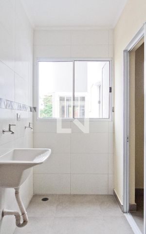 Apartamento para alugar com 65m², 2 quartos e sem vaga Apartamento para alugar com 65m², 2 quartos e sem vagaÁrea de serviço