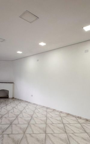 Casa à venda com 216m², 3 quartos e 3 vagasSala