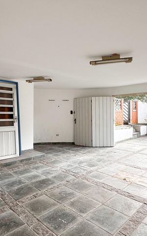 Casa à venda com 216m², 3 quartos e 3 vagasGaragem