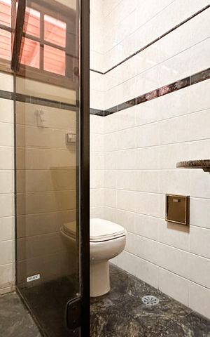Casa à venda com 216m², 3 quartos e 3 vagasBanheiro Social 2