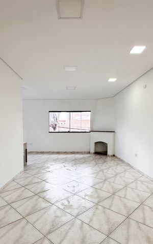 Casa à venda com 216m², 3 quartos e 3 vagasSala