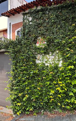 Casa à venda com 216m², 3 quartos e 3 vagasFachada
