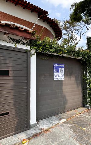 Casa à venda com 216m², 3 quartos e 3 vagasFachada