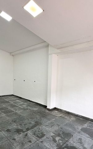 Casa à venda com 216m², 3 quartos e 3 vagasQuarto de Serviço
