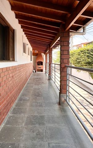 Casa à venda com 216m², 3 quartos e 3 vagasQuintal