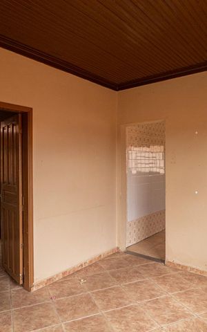 Casa à venda com 200m², 3 quartos e 2 vagas Casa à venda com 200m², 3 quartos e 2 vagasSala