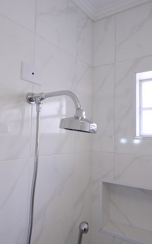 Casa à venda com 300m², 3 quartos e 3 vagasBanheiro Suíte 2