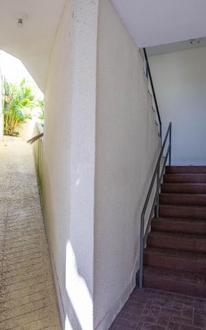 Casa de condomínio à venda com 208m², 3 quartos e 2 vagas Casa de condomínio à venda com 208m², 3 quartos e 2 vagasEntrada