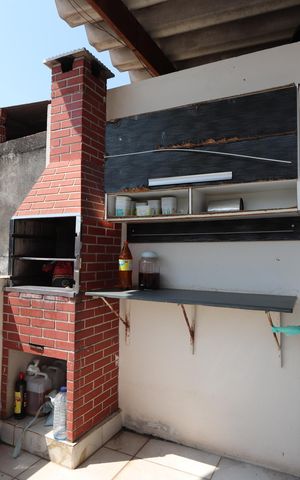 Casa à venda com 200m², 4 quartos e 4 vagasChurrasqueira