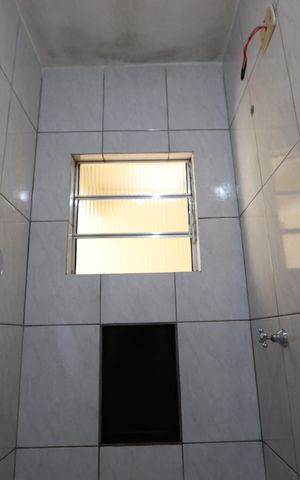 Casa à venda com 200m², 4 quartos e 4 vagasBanheiro Casa 2